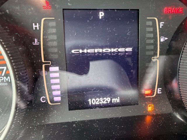 Used 2019 Jeep Cherokee Latitude Plus FWD image 18