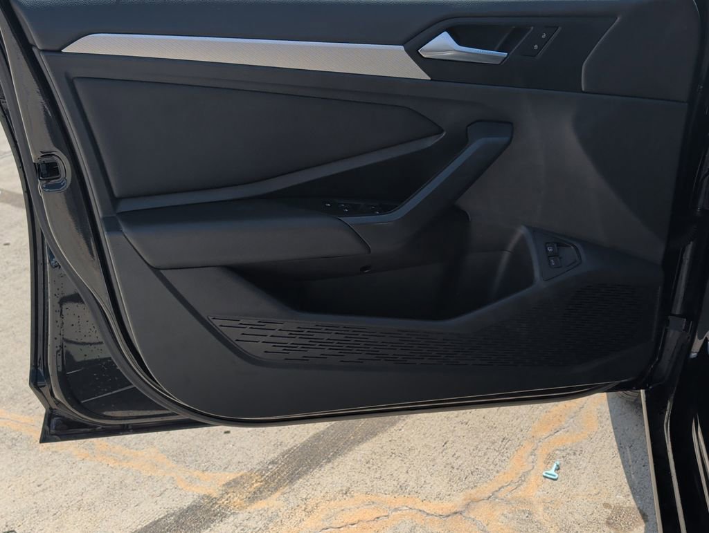 Used 2021 Volkswagen Jetta S w/ Driver Assistance Package image 7