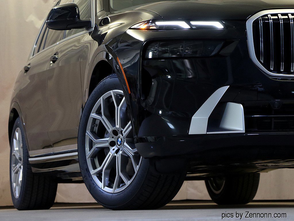 Used 2026 BMW X7 xDrive40i w/ Executive Package image 4