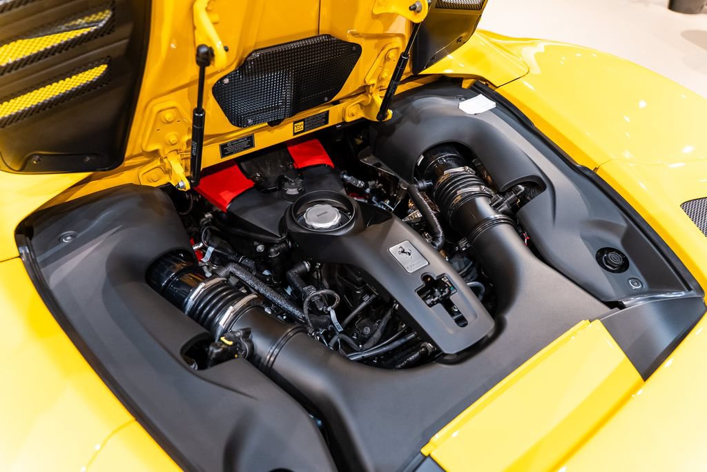 Certified 2021 Ferrari F8 Tributo RWD image 13