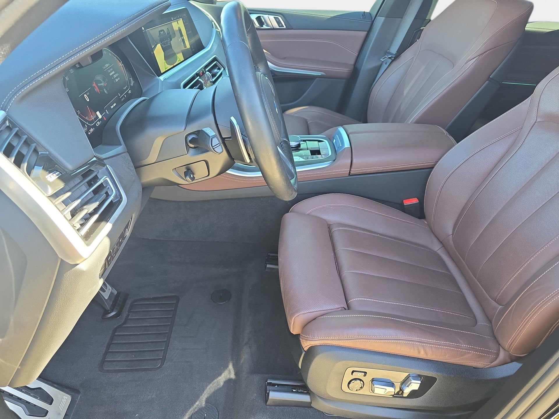 Used 2022 BMW X5 xDrive40i w/ M Sport Package AWD/4WD image 15