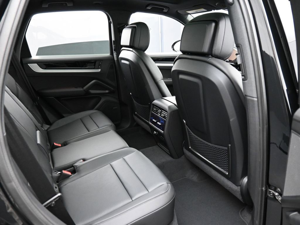 New 2026 Porsche Cayenne image 27