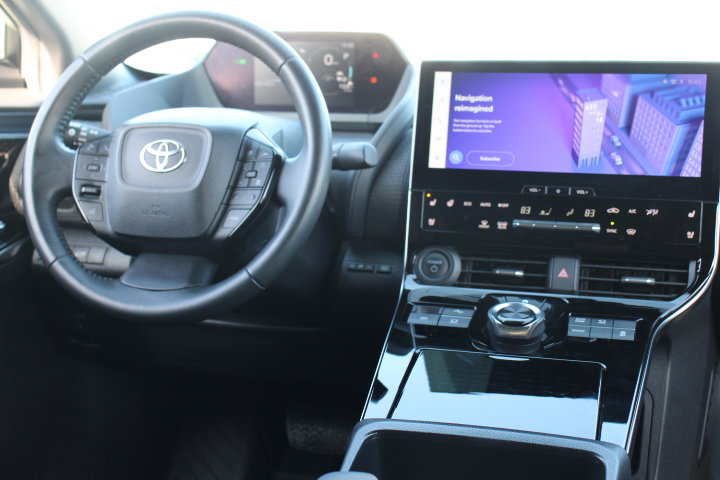 Used 2023 Toyota bZ4X Limited image 22