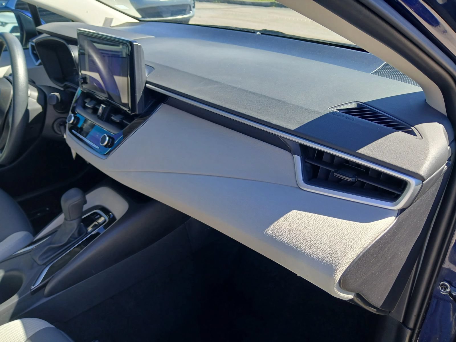 Used 2025 Toyota Corolla LE FWD image 13