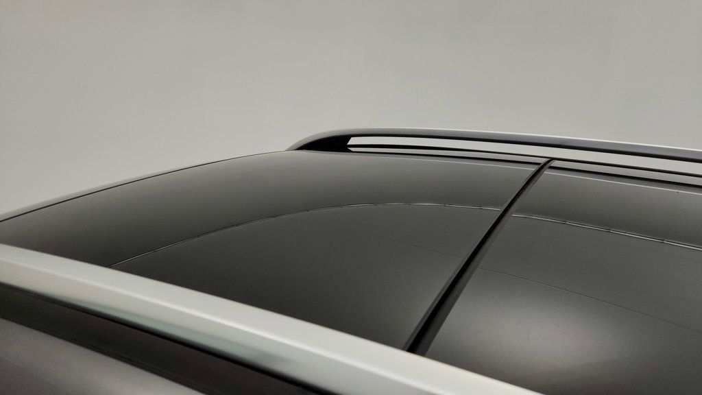 Used 2020 Mercedes-Benz GLB 250 4MATIC w/ Premium Package image 10