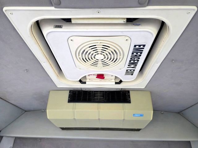 Used 2007 Ford E-350 and Econoline 350 Super Duty image 25