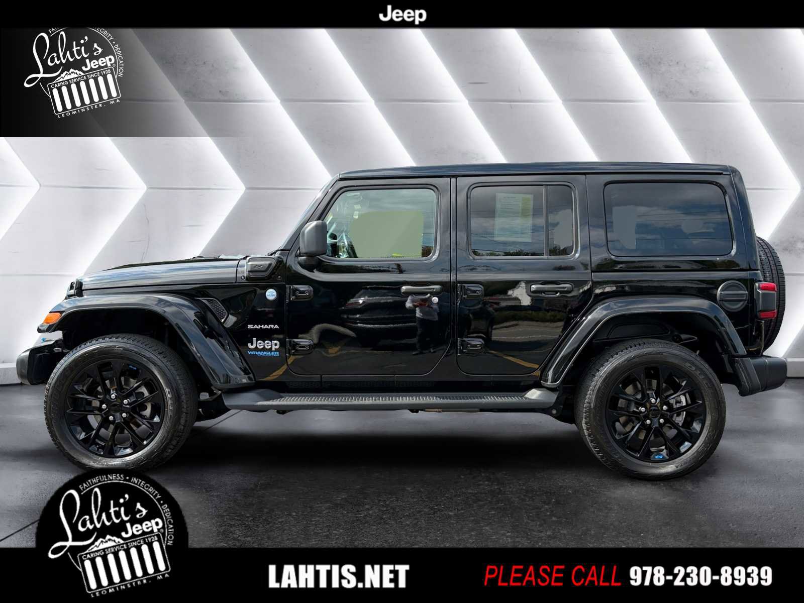 Used 2022 Jeep Wrangler Unlimited Sahara w/ Cold Weather Group image 3