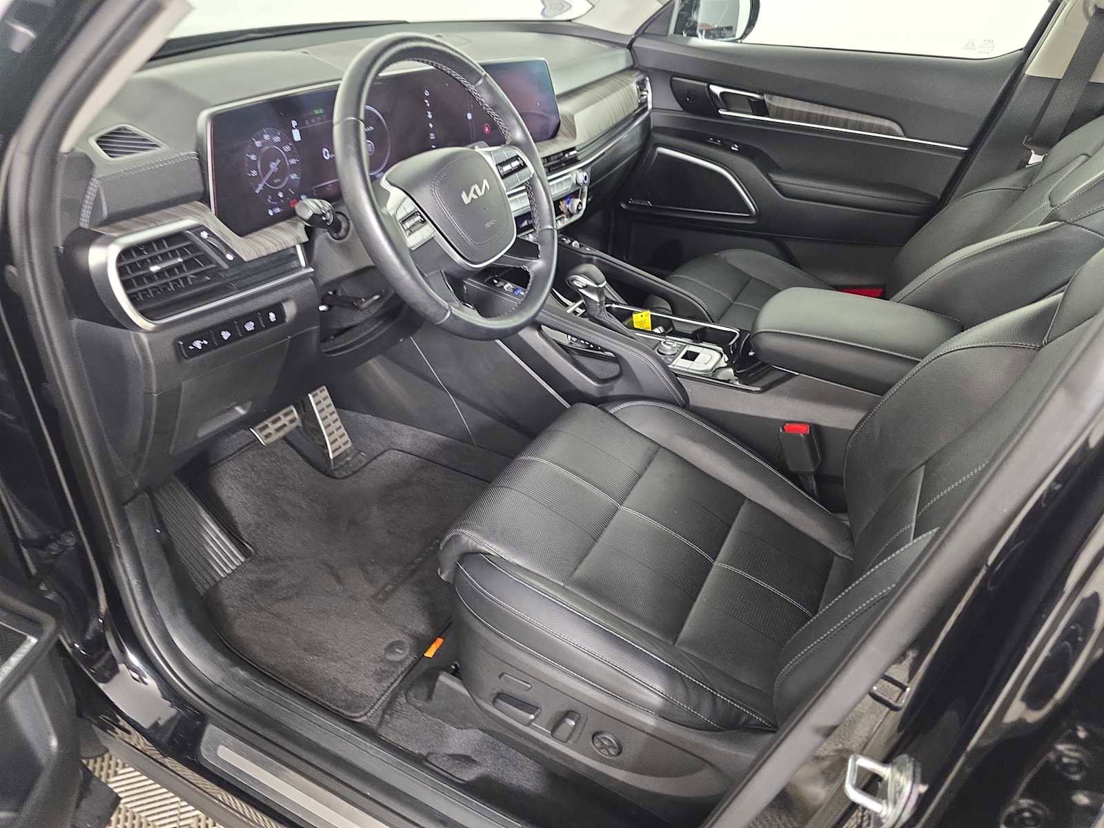 Used 2024 Kia Telluride SX w/ Towing Package image 20