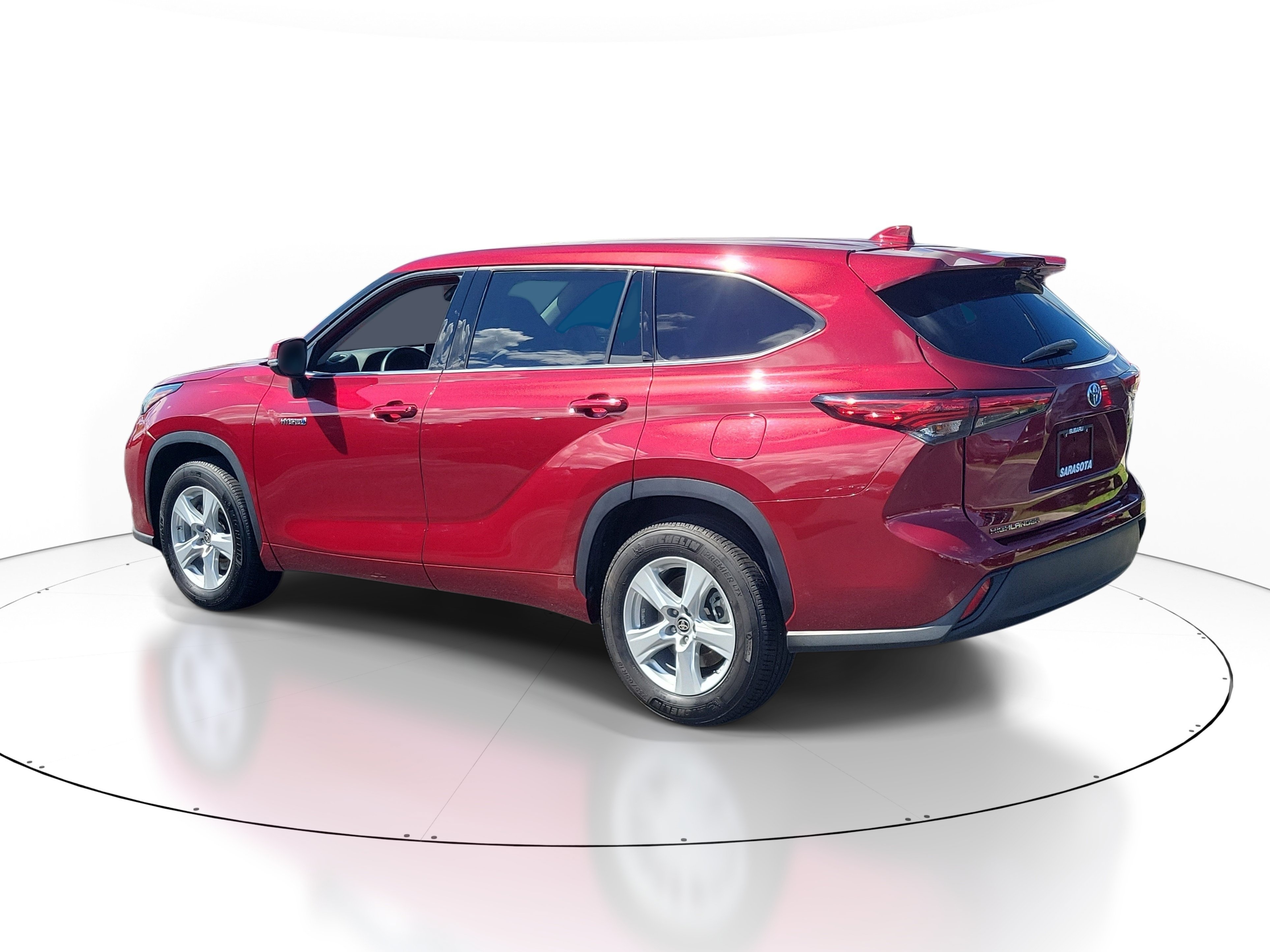 Used 2020 Toyota Highlander LE FWD image 4