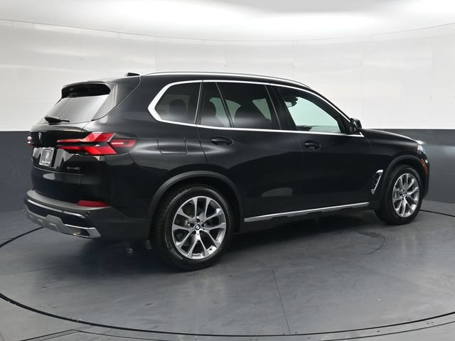 Certified 2024 BMW X5 xDrive40i w/ Premium Package AWD/4WD image 4