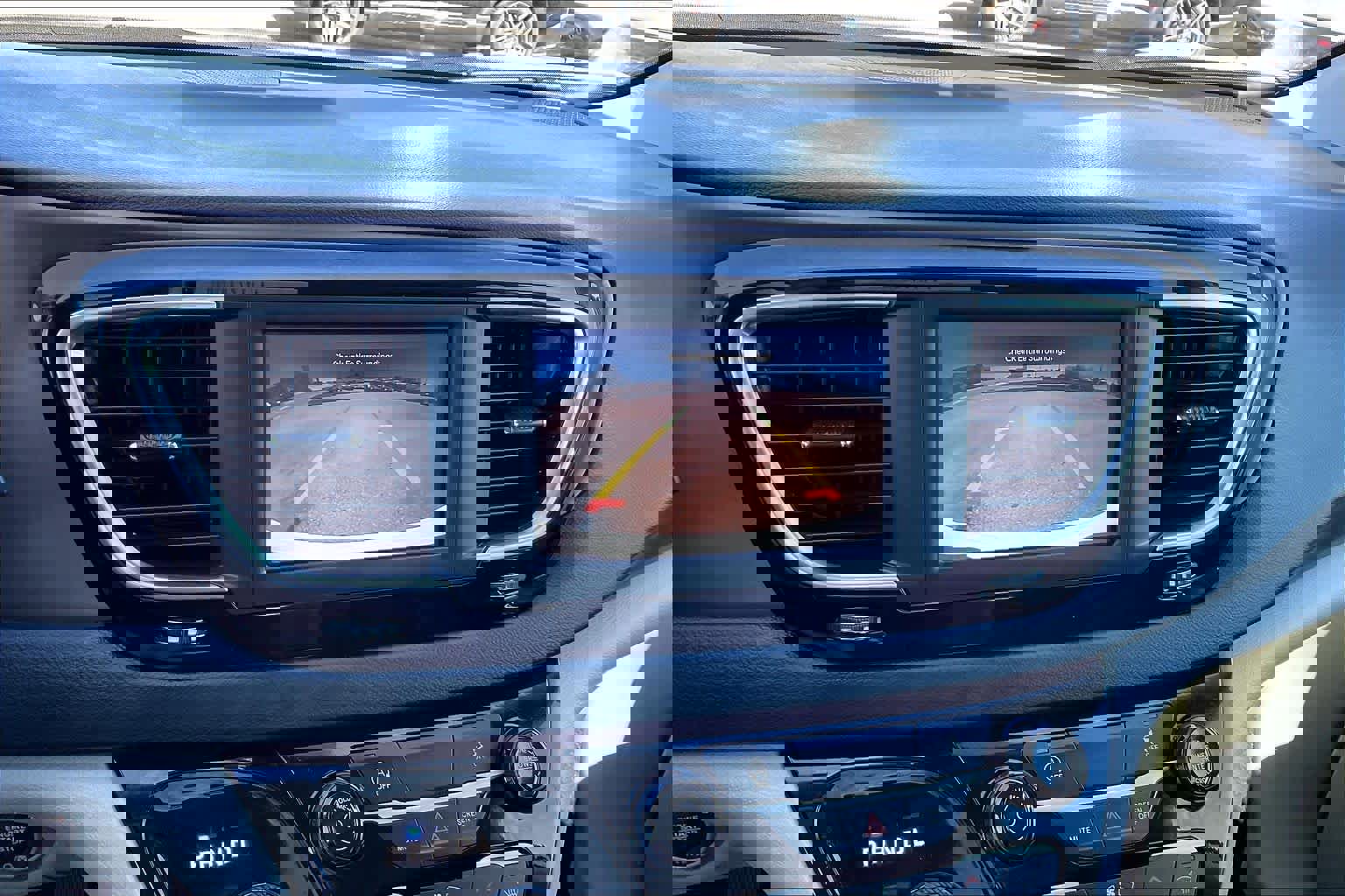 Used 2024 Chrysler Voyager LX image 27