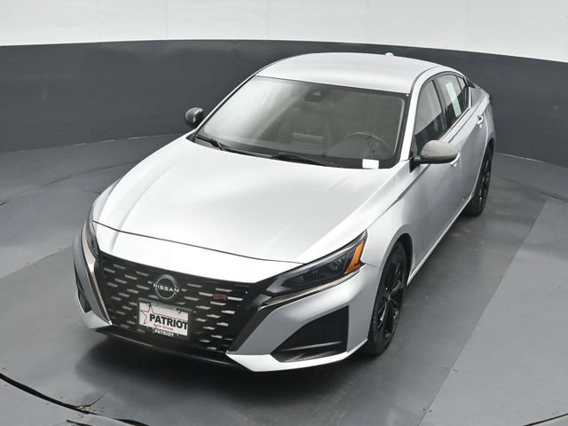 Used 2023 Nissan Altima 2.5 SR FWD image 42