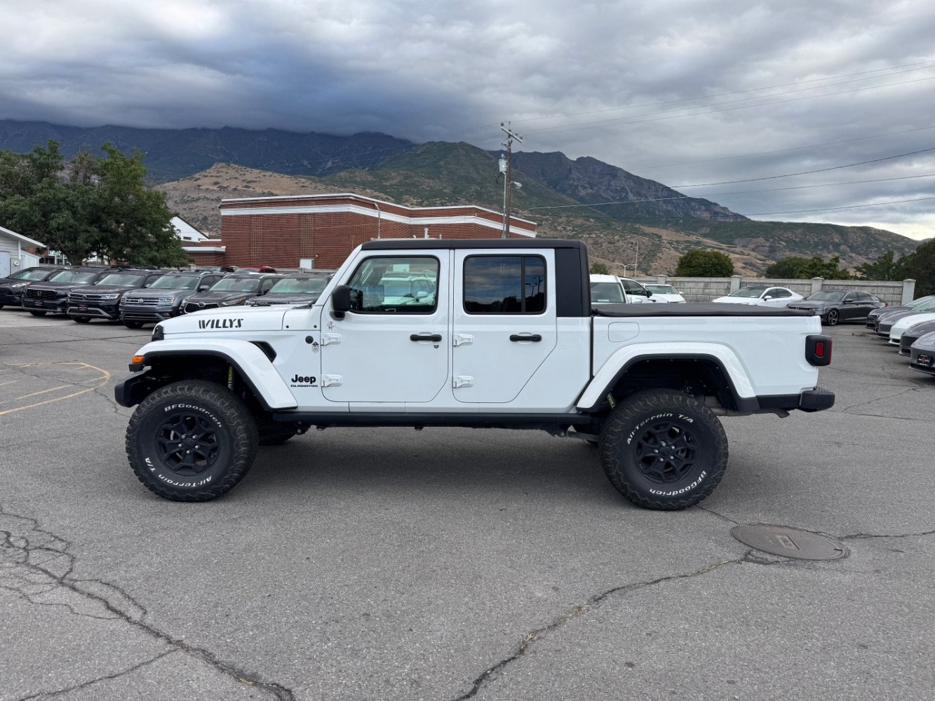 Used 2022 Jeep Gladiator Sport AWD/4WD image 2
