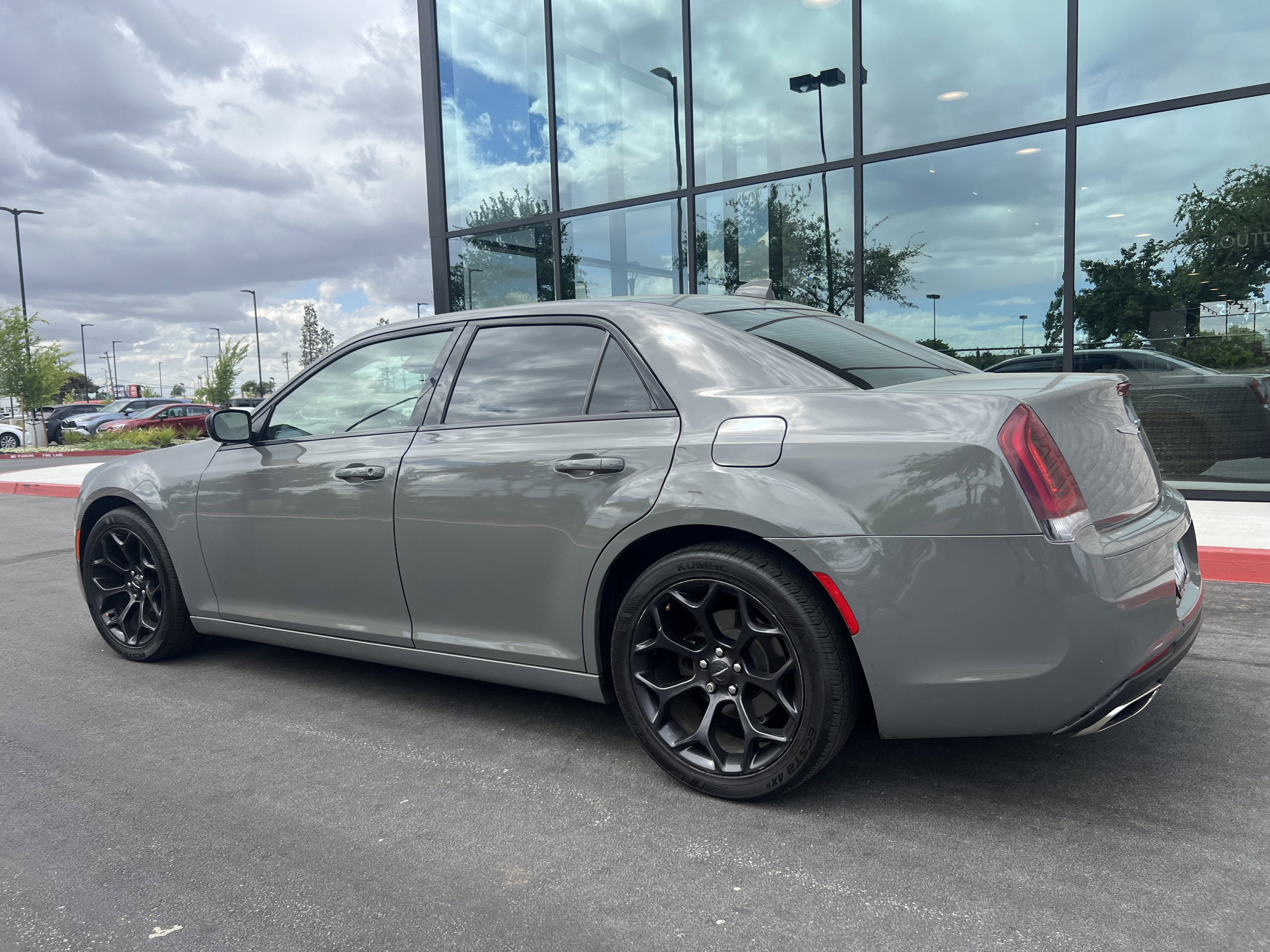 Used 2019 Chrysler 300 Touring w/ Sport Appearance Package image 11