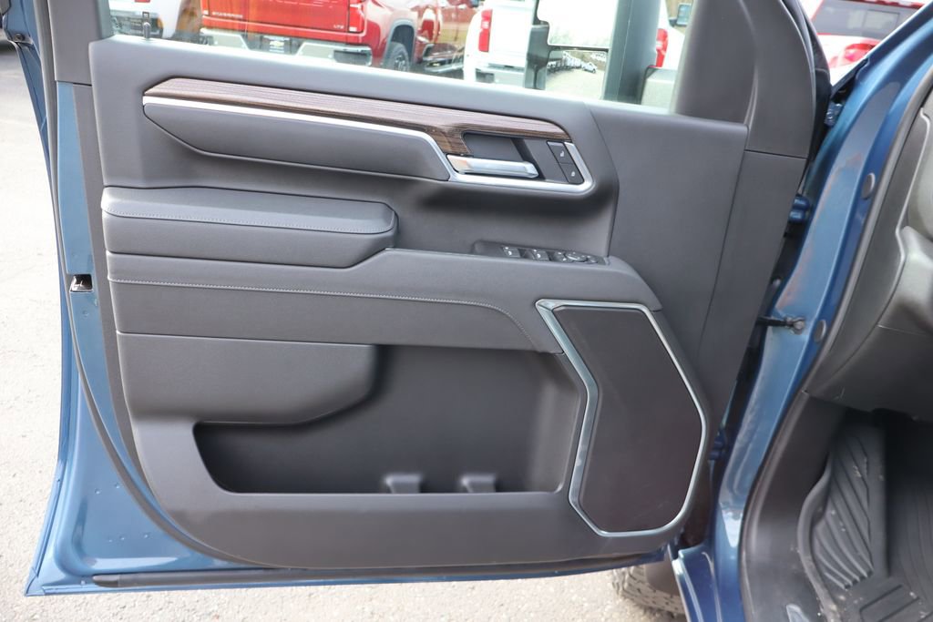 Used 2025 Chevrolet Silverado 2500 LT w/ Trail Boss Package image 20