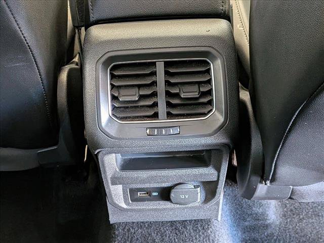 Used 2018 Volkswagen Tiguan SEL AWD/4WD image 18