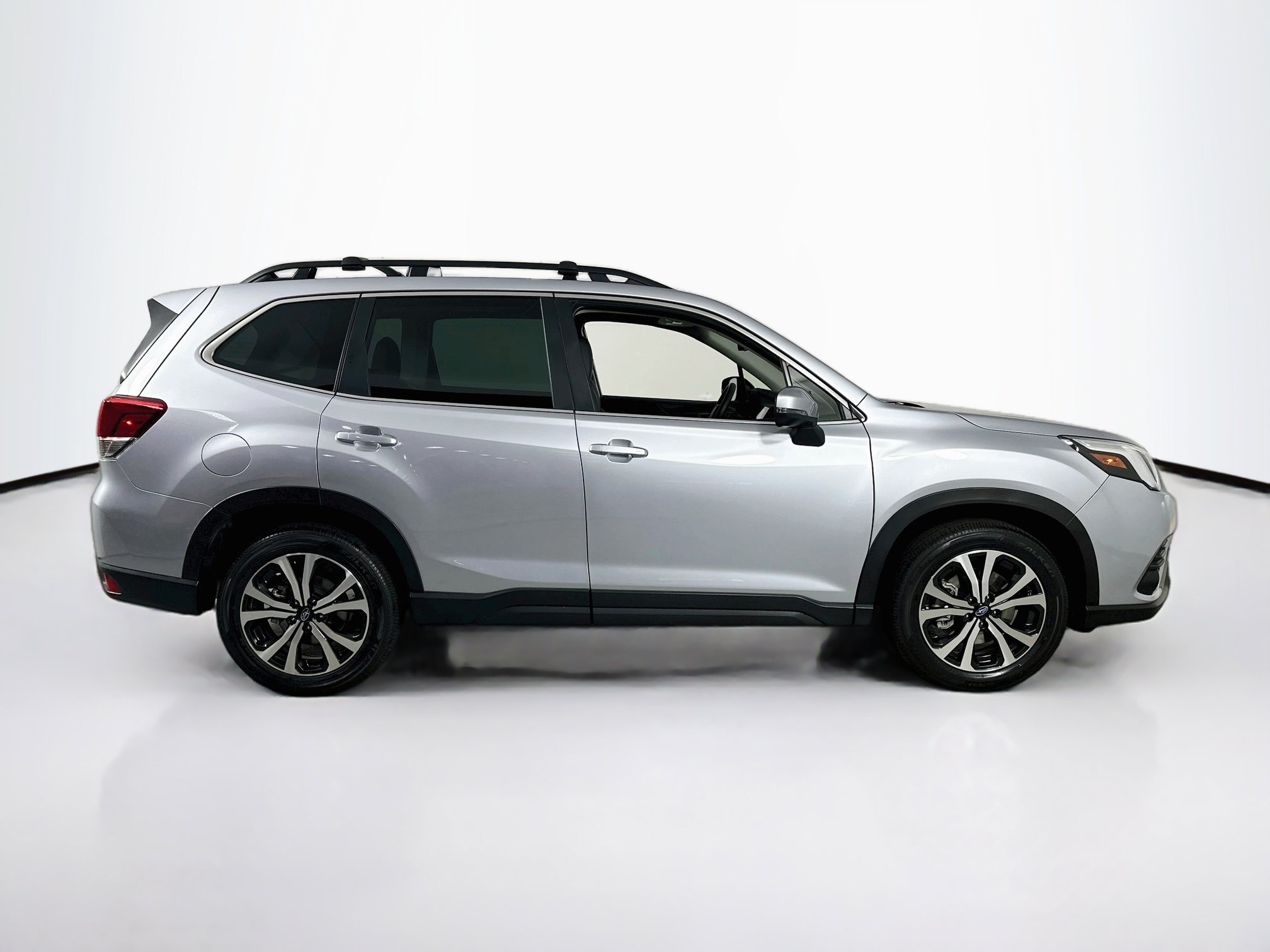 Used 2023 Subaru Forester Limited w/ Popular Package #2 AWD/4WD image 4