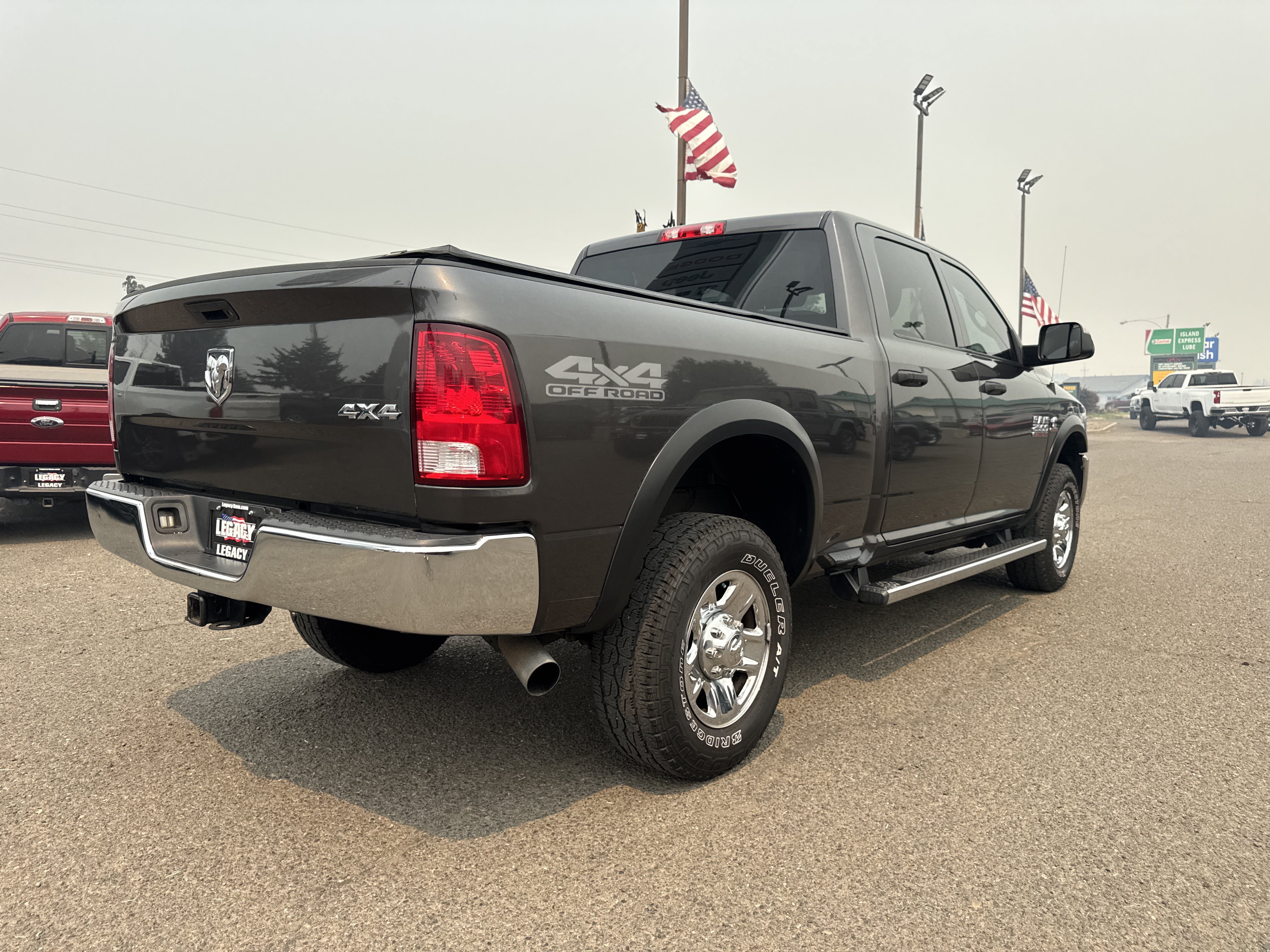 Used 2017 RAM 2500 Tradesman w/ Chrome Appearance Group AWD/4WD image 3