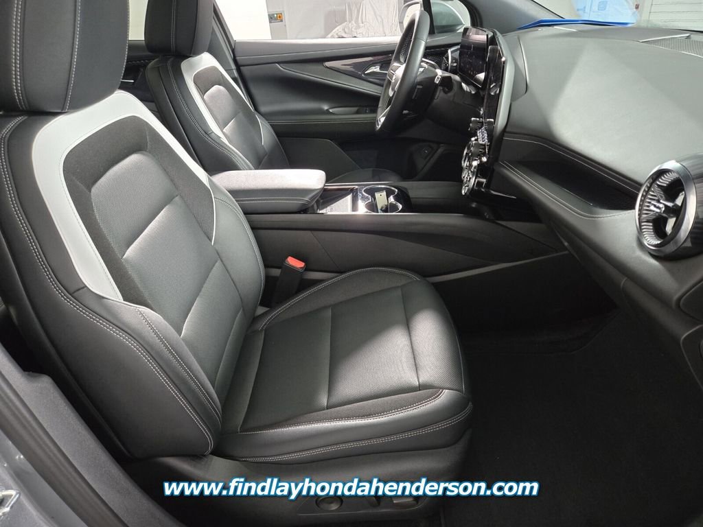 Used 2024 Chevrolet Blazer EV LT image 12