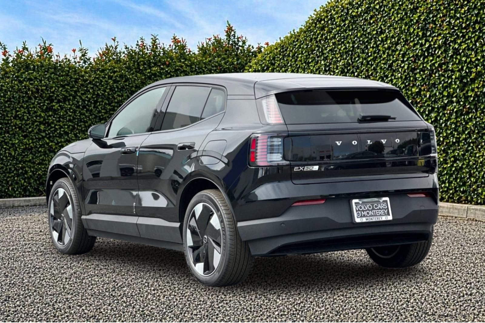 New 2025 Volvo EX30 Plus w/ Protection Package Premier AWD/4WD image 4