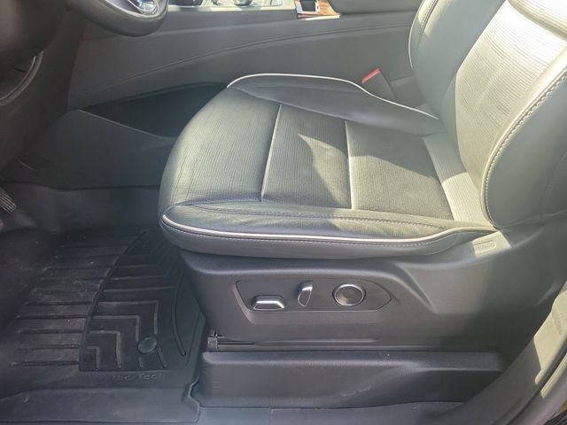 Used 2021 Cadillac Escalade Premium Luxury image 26