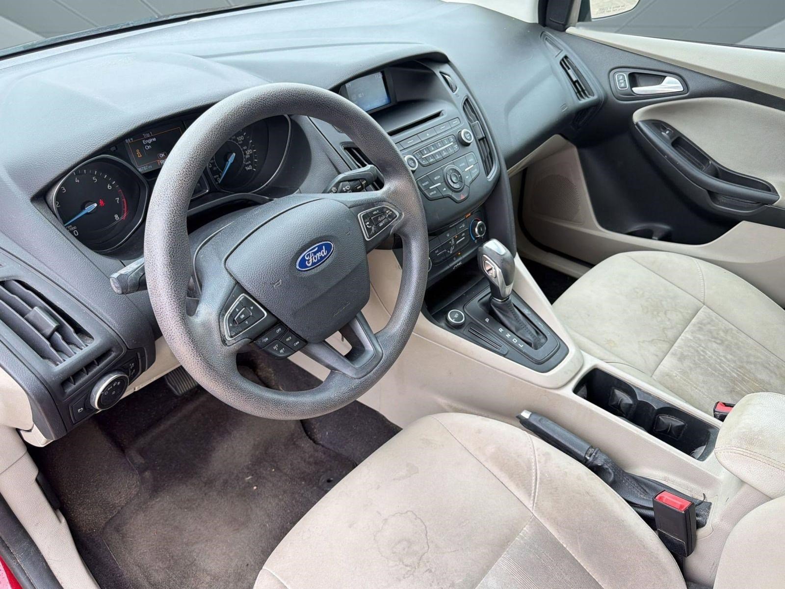 Used 2016 Ford Focus SE FWD image 4