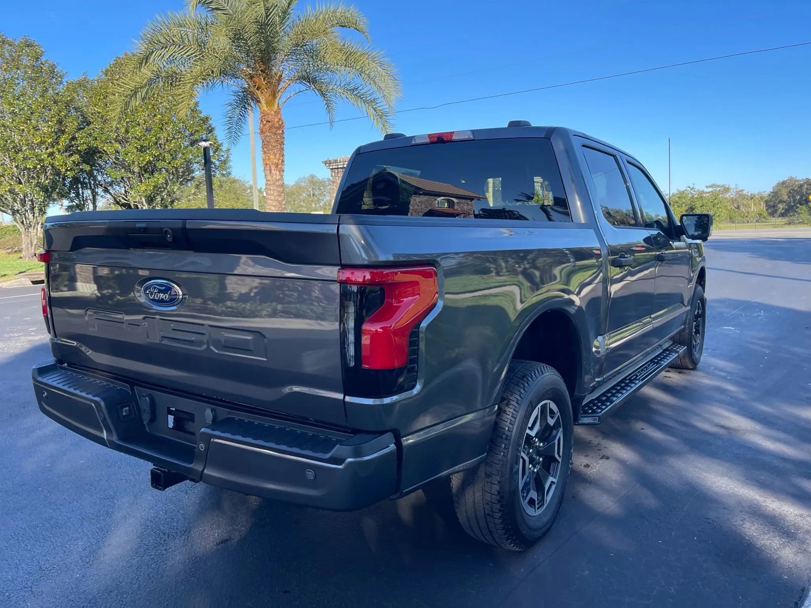Used 2023 Ford F150 Lightning XLT AWD/4WD image 3