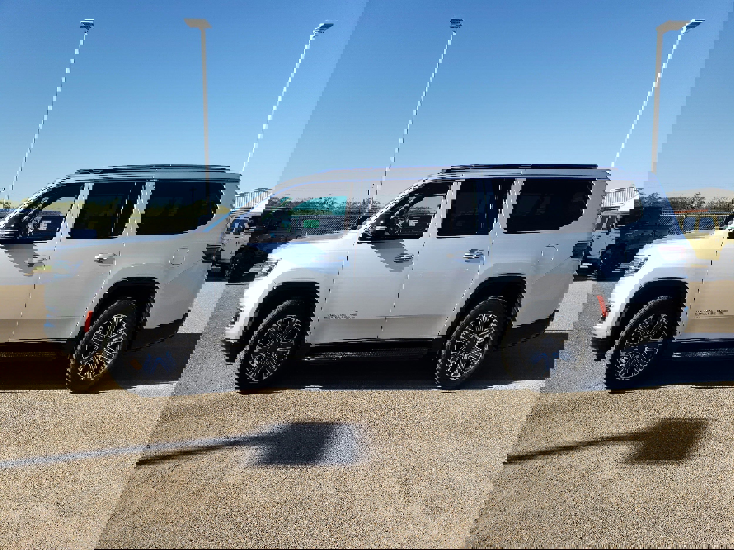 Used 2024 Jeep Wagoneer L Series II w/ Flexible Seating Group image 4