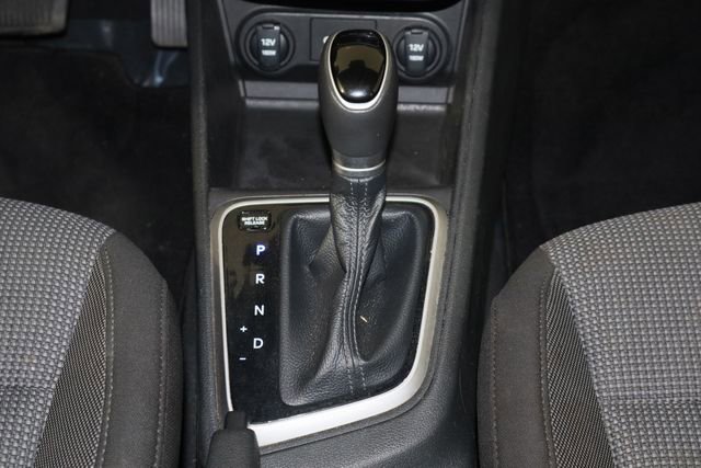 Used 2022 Hyundai Accent Limited image 13