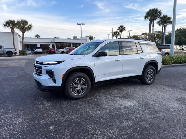 New 2027 Chevrolet Traverse LT w/ Driver Confidence Package FWD image 2