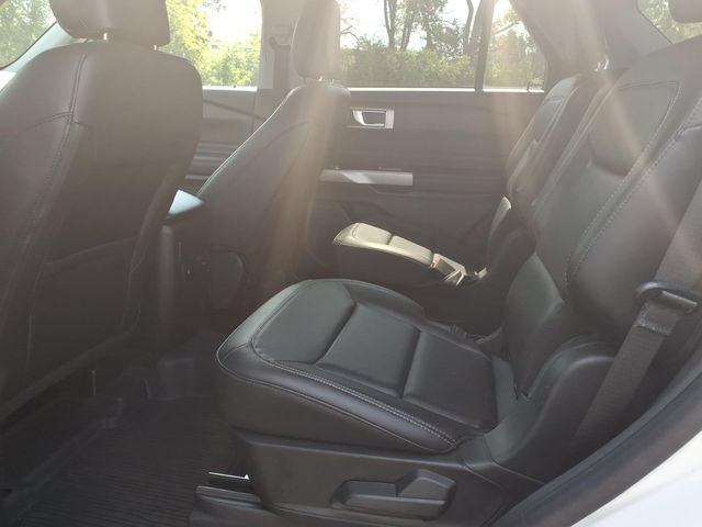 Used 2024 Ford Explorer XLT w/ Equipment Group 202A AWD/4WD image 10