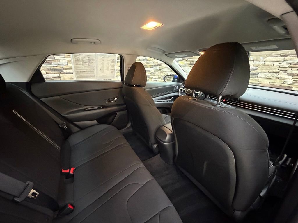 Certified 2023 Hyundai Elantra SEL w/ Convenience Package image 28