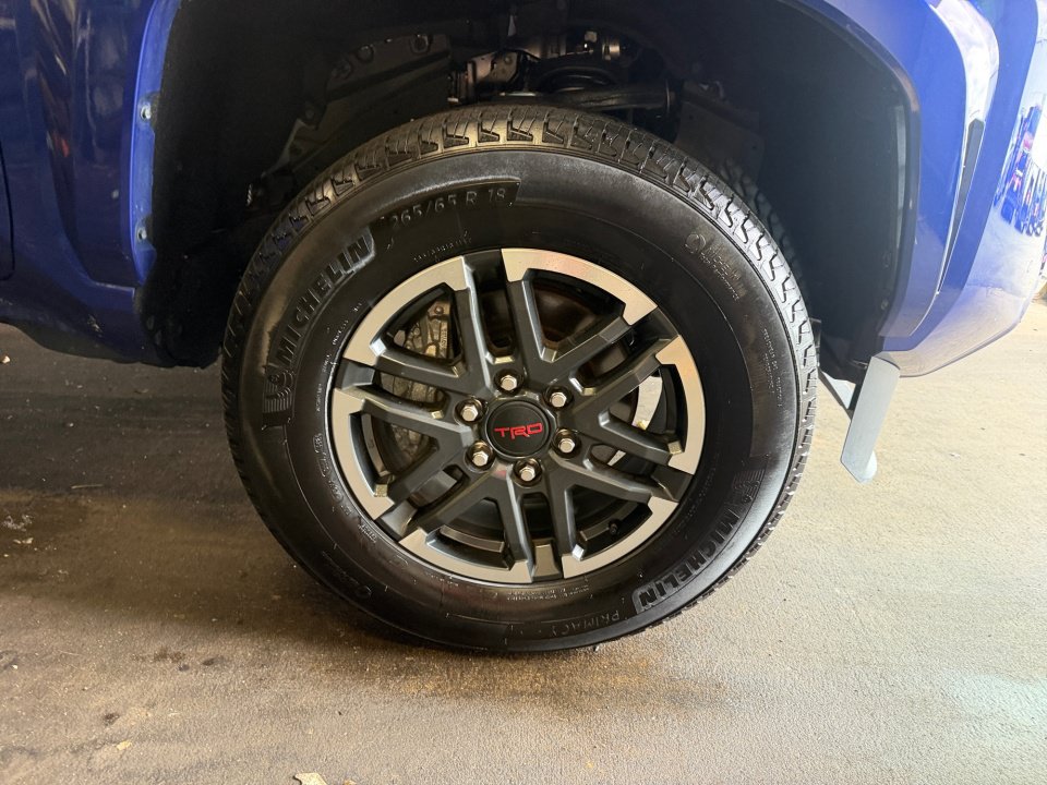 Used 2025 Toyota Tacoma TRD Sport w/ TRD Sport Upgrade Package AWD/4WD image 29