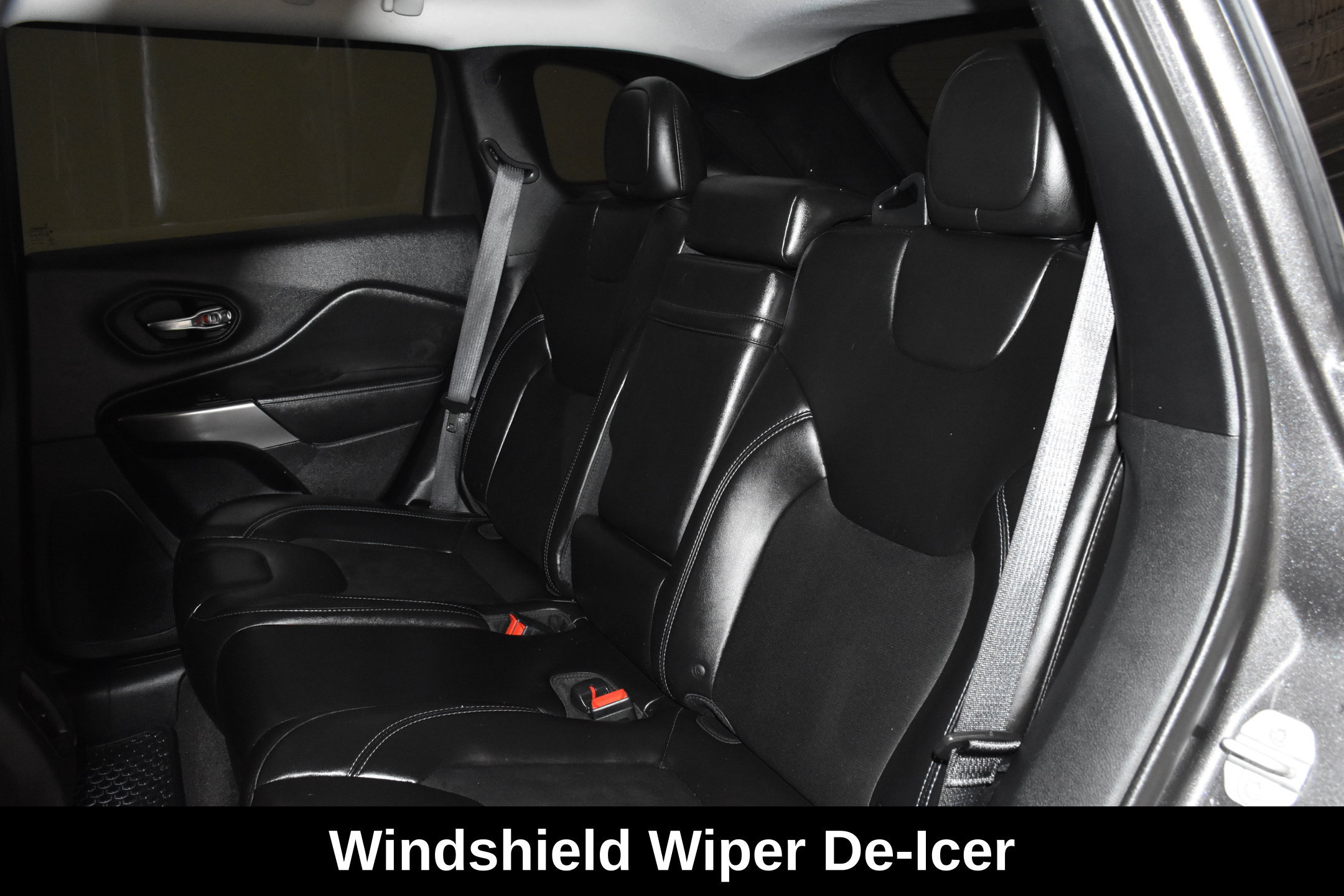 Used 2019 Jeep Cherokee Latitude Plus w/ Cold Weather Group AWD/4WD image 28