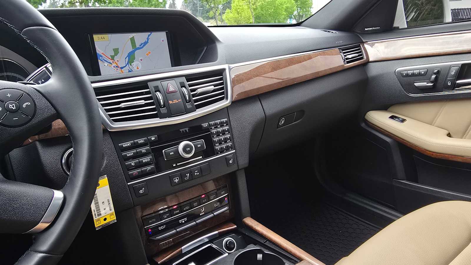 Used 2011 Mercedes-Benz E 350 Sedan image 35