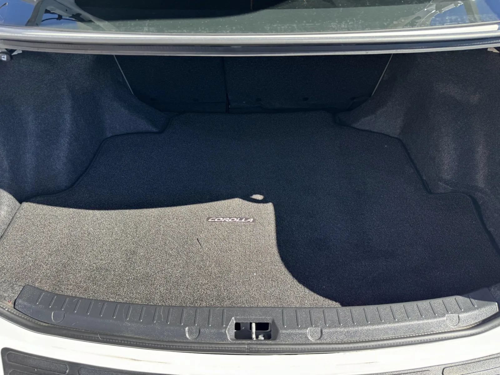 Used 2012 Toyota Corolla LE FWD image 34