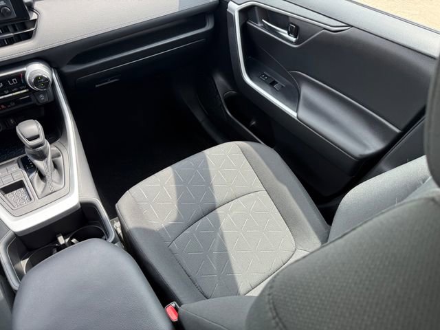 Used 2022 Toyota RAV4 XLE w/ Convenience Package image 26