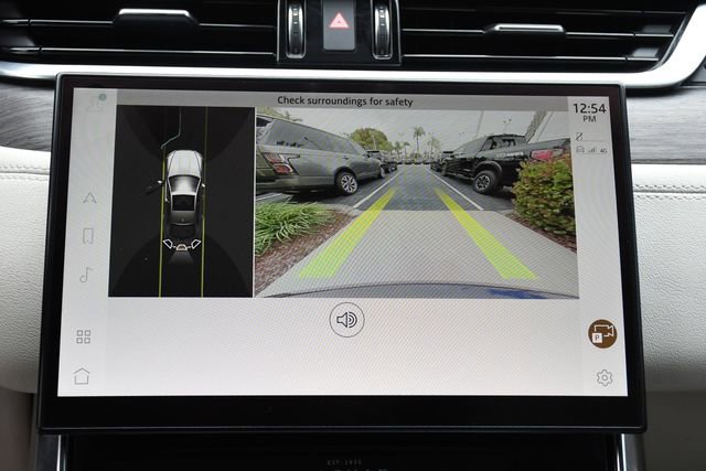 Used 2022 Jaguar XF R-Dynamic SE image 20