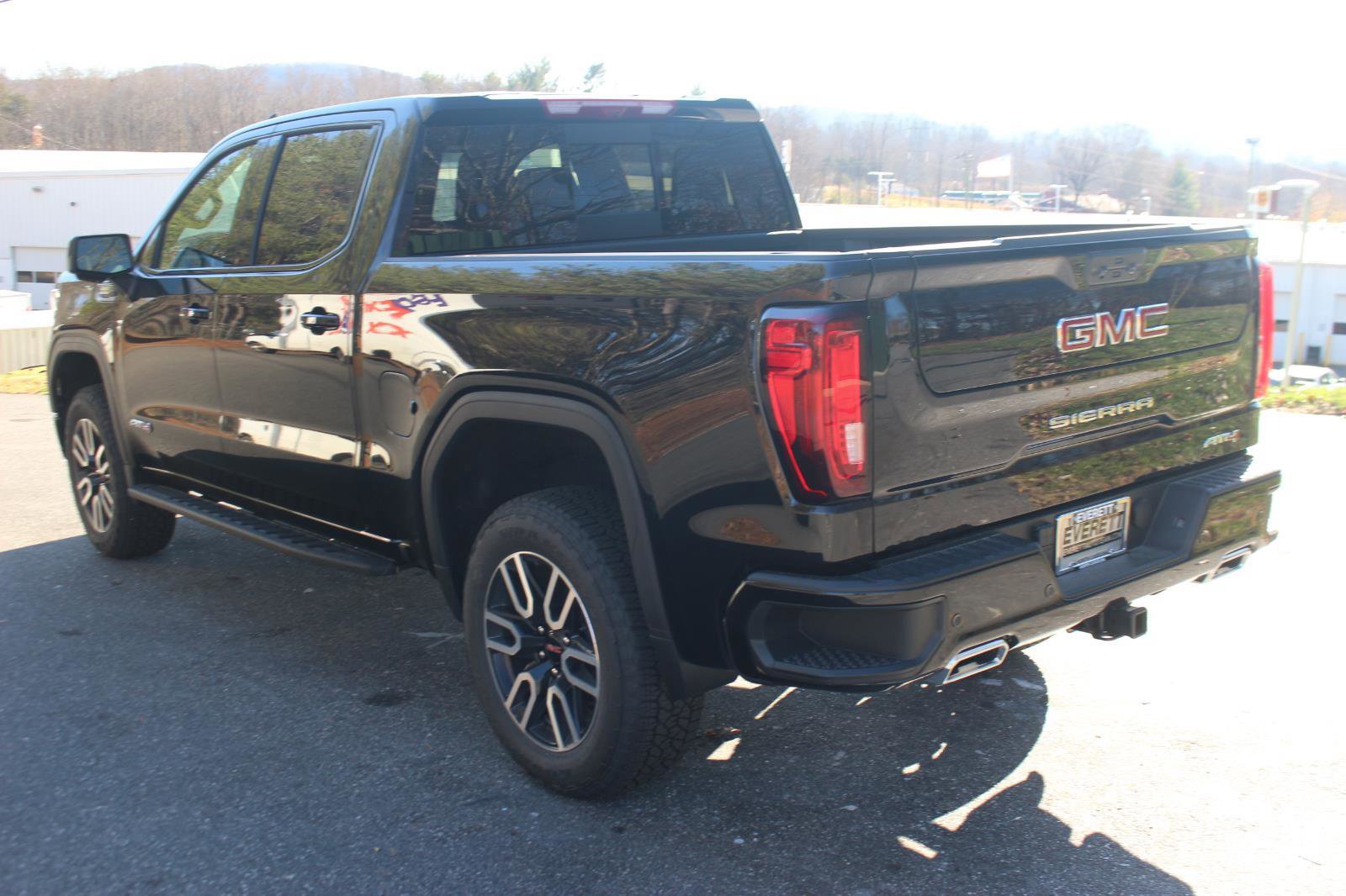 New 2026 GMC Sierra 1500 AT4 w/ AT4 Premium Package image 4