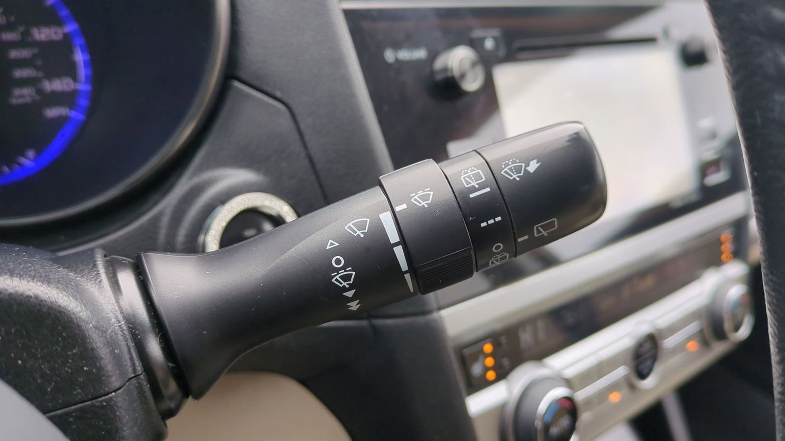 Used 2015 Subaru Outback 2.5i Limited image 25