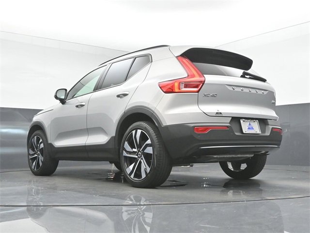 Used 2024 Volvo XC40 B5 Plus w/ Protection Package Premier image 40