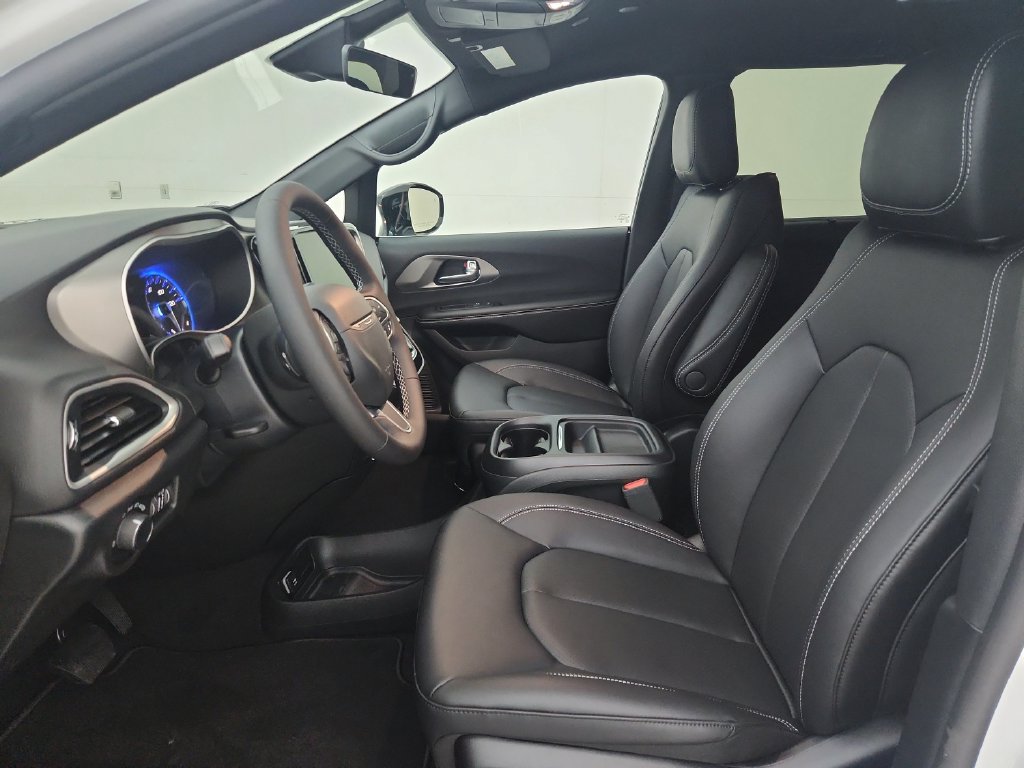 New 2027 Chrysler Pacifica LX FWD image 18