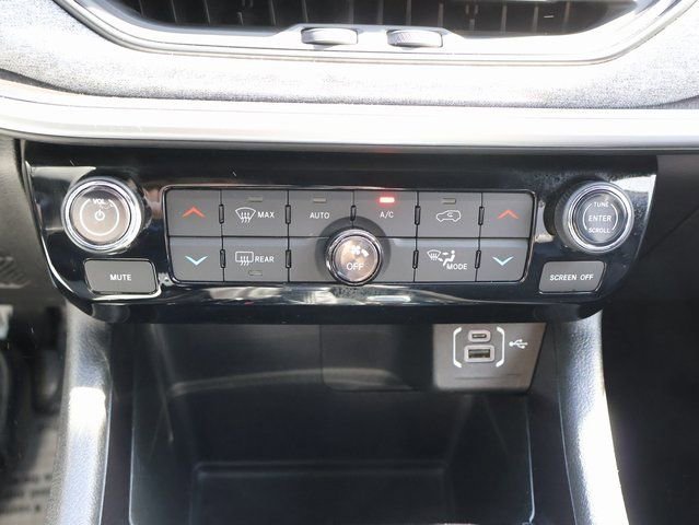 Used 2025 Jeep Compass Latitude w/ Sun & Sound Group image 27