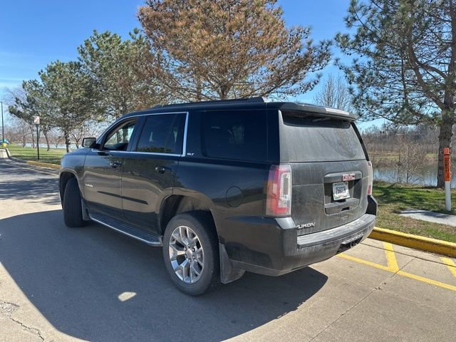 Used 2017 GMC Yukon SLT image 2