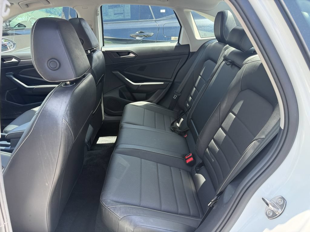 Used 2024 Volkswagen Jetta SE FWD image 24
