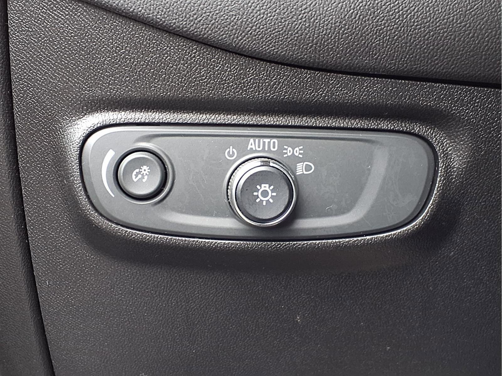 Used 2019 Chevrolet Equinox LT image 13