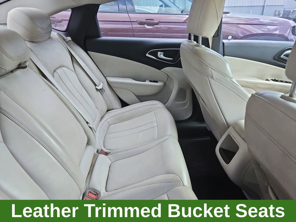 Used 2017 Chrysler 200 Limited Platinum image 9