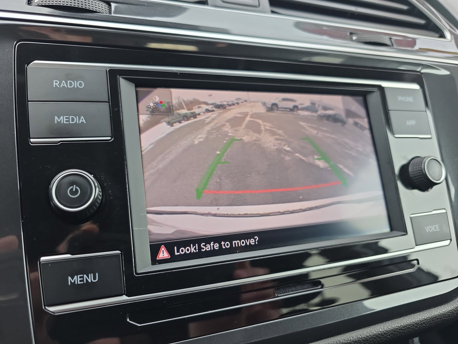 Used 2024 Volkswagen Tiguan S image 22