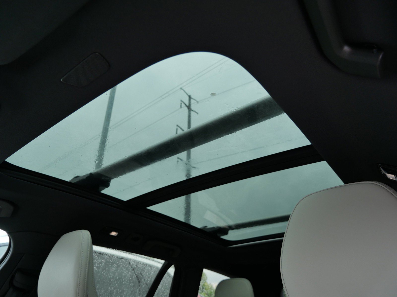 Certified 2024 Volvo V60 B5 Cross Country Ultimate w/ Protection Package Premier AWD/4WD image 27