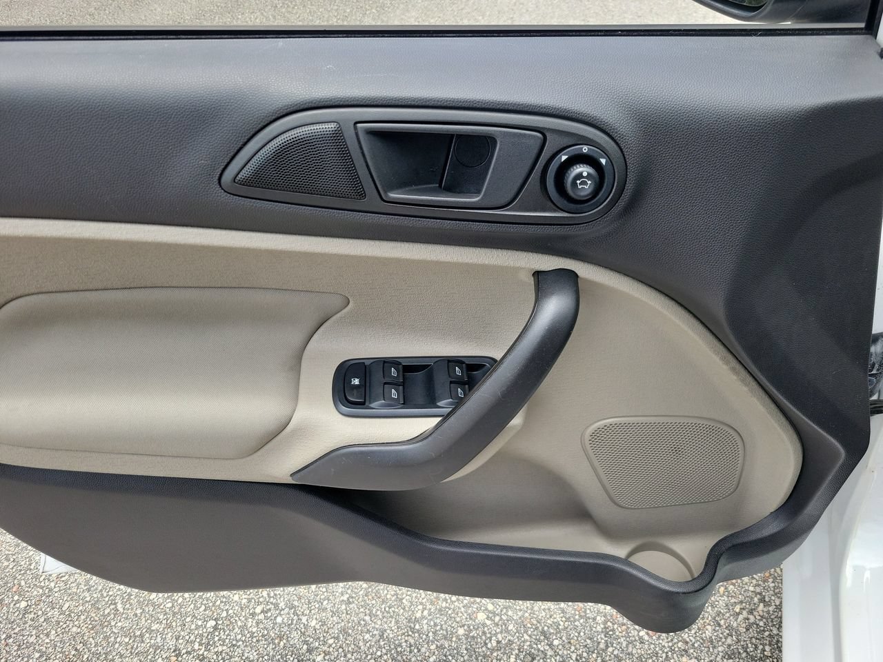 Used 2018 Ford Fiesta SE FWD image 13
